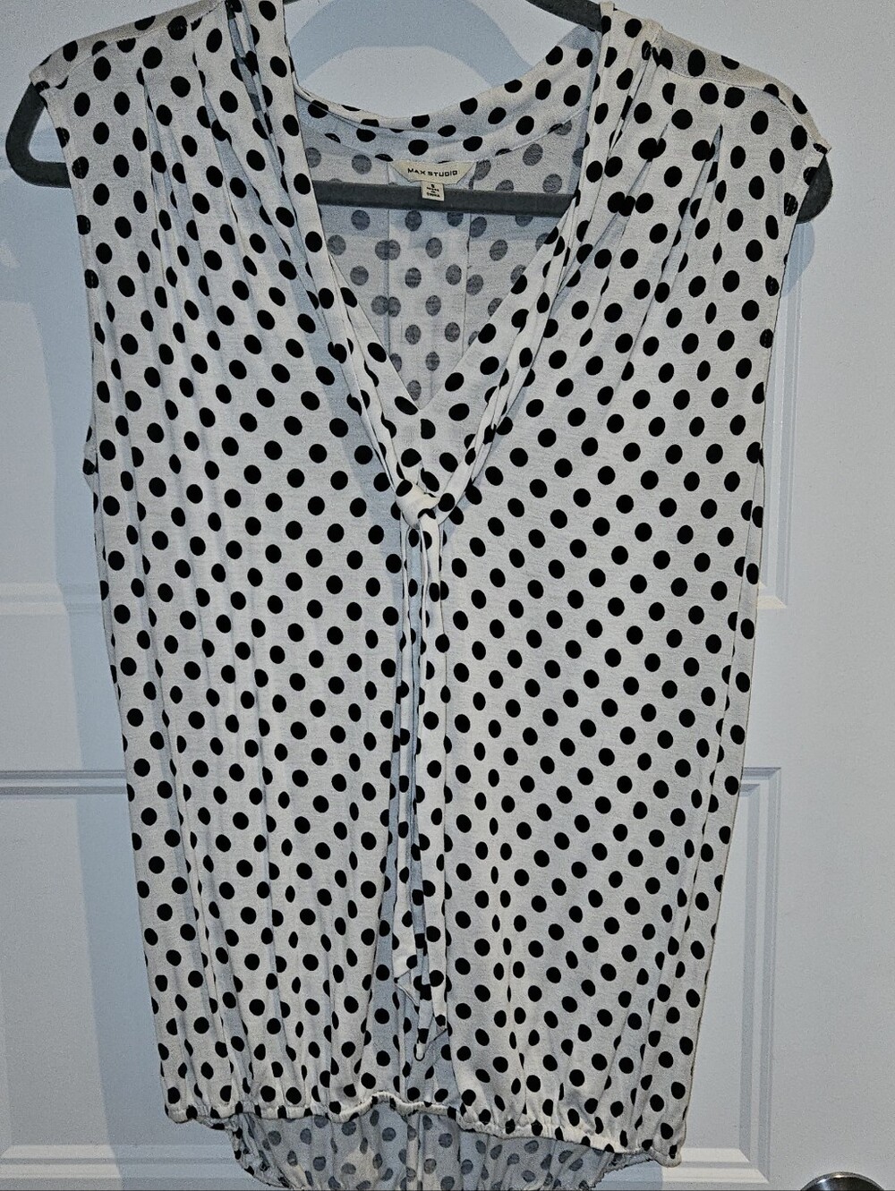 💚2/$20💚Max Studio Black & White Polka Dot Tie-Neck Sleeveless Top